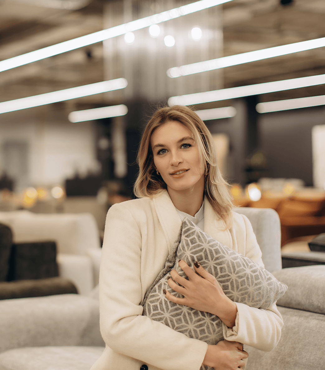 two-grid-showroom-customer